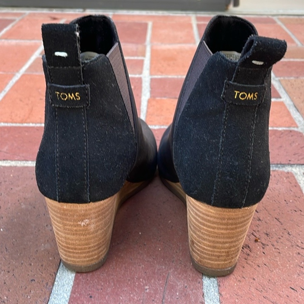 TOMS boot Women's Kelsey Fashion. Size 6.5 true to size. - Picture 8 of 10